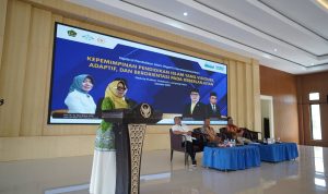 Dekan FTK - Buka Seminar Kepemimpinan 2